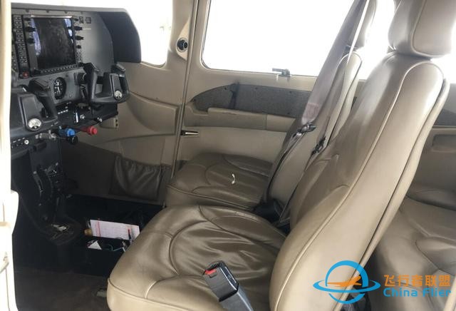 老飛機改裝成新私人飛機，有自動駕駛系統，內飾和豪車很像-2542