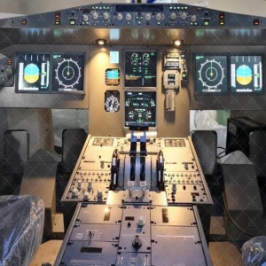A320客機操縱桿為什么能擺茶盤？側桿模仿戰斗機，副駕被禁止起落