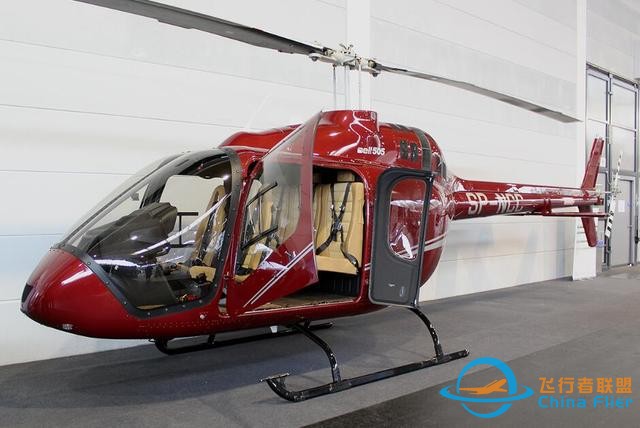 這款系統非常先進的輕型直升機，飛行更加安全，客艙空間大-2987
