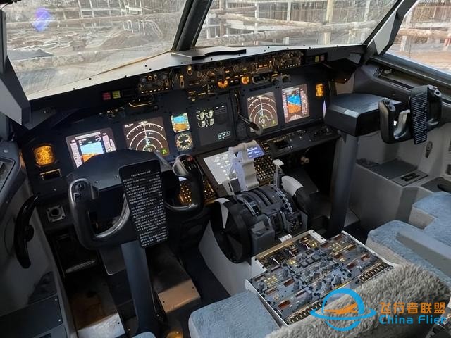未來之鷹航空向河南沁陽懷府恐龍園交付波音737駕駛艙復原項目-7770