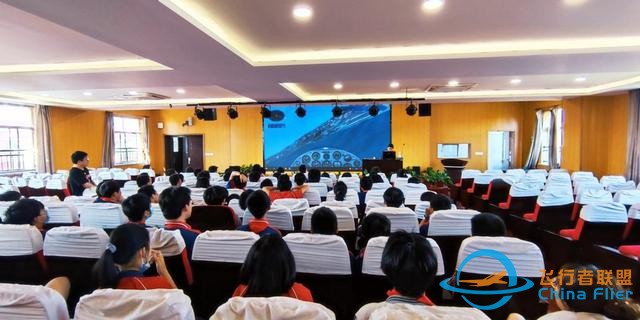 模擬飛行進校園，共筑全民航空夢-8694
