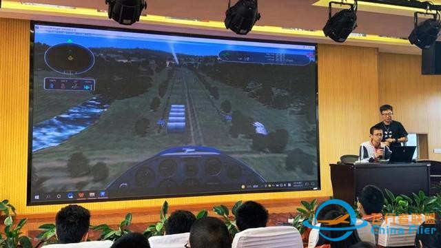 模擬飛行進校園，共筑全民航空夢-9490