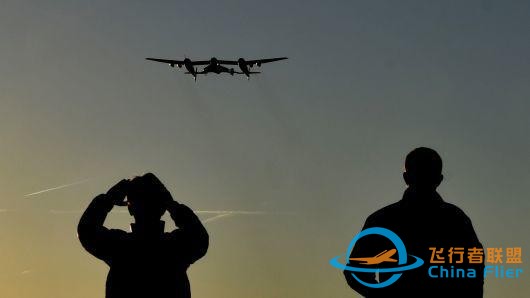 馬斯克落后了，維珍航空公司已實現(xiàn)太空觀光，一張票高達25萬美元-458